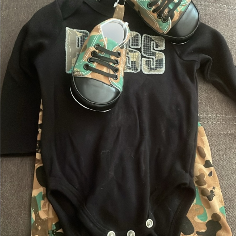 Black and Camouflage Kids 3 piece set NWOT